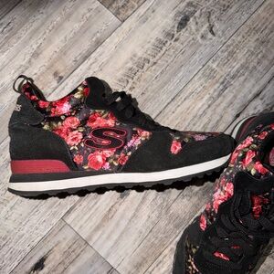 Skechers Women's Black Floral Sneakers
